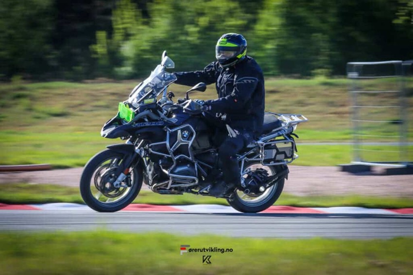 Årets kjøretrening/rustløserkurs på Vålerbanen.